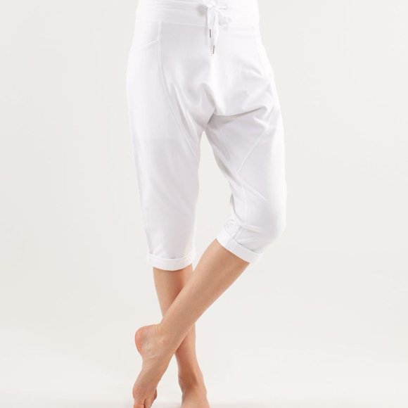 EUC Lululemon White Liberty Crop, size 2 - Picture 2 of 14